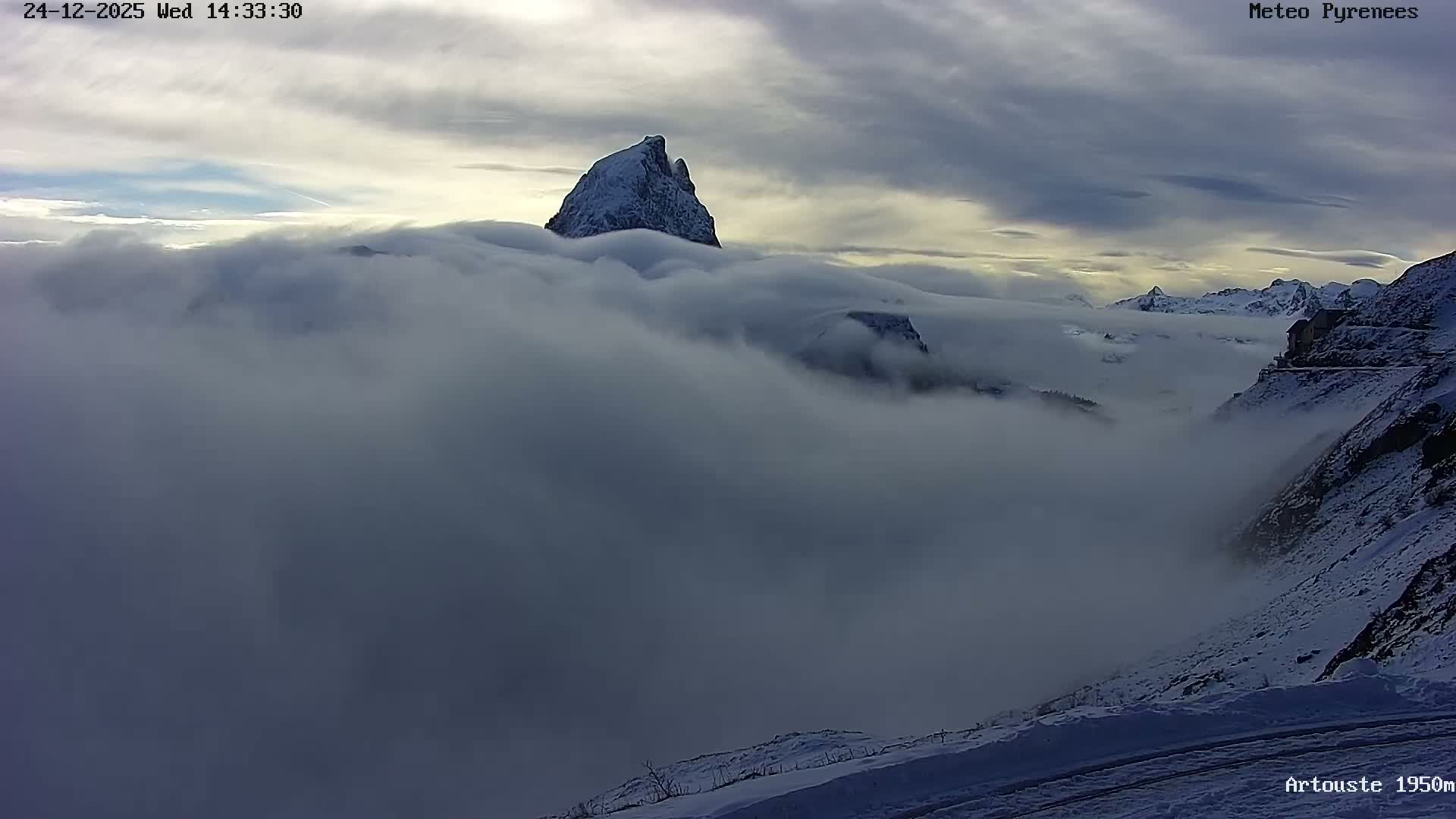 Laruns, Artouste Mount Live Cam - Oloron-Sainte-Marie, Pyrenees-Atlantiques, Nouvelle-Aquitaine, France