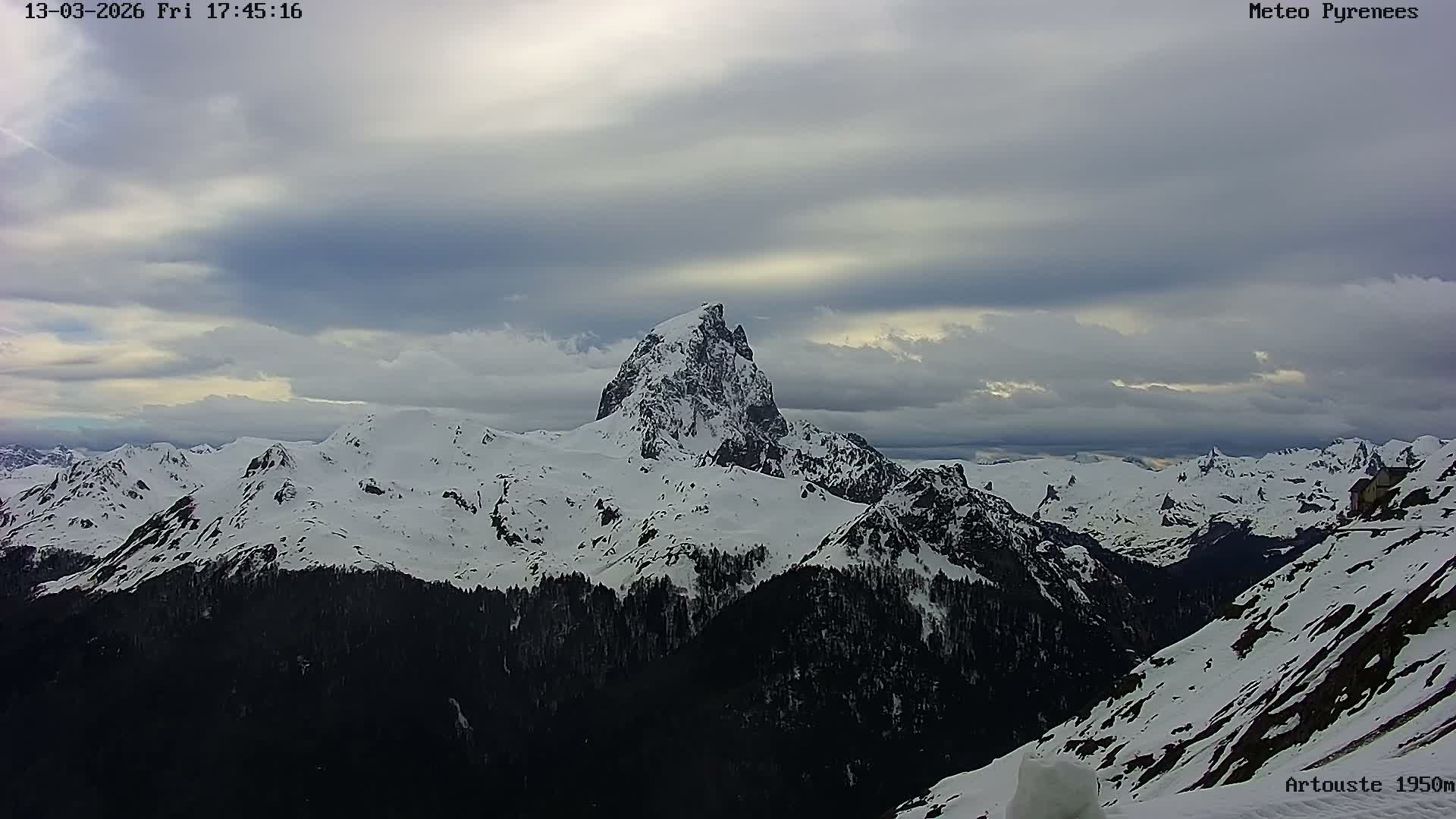 Laruns, Artouste Mount Live Cam - Oloron-Sainte-Marie, Pyrenees-Atlantiques, Nouvelle-Aquitaine, France