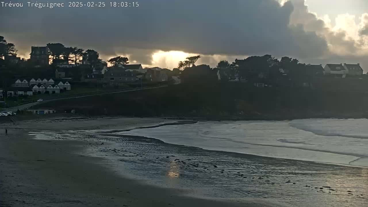 Trévou-Tréguignec, Plage de Trestel Beach Live Cam - Lannion, Côtes-d'Armor, Bretagne, France