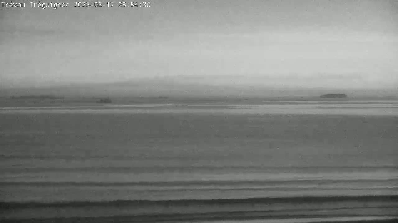 Trévou-Tréguignec, Plage de Trestel Beach Live Cam - Lannion, Côtes-d'Armor, Bretagne, France