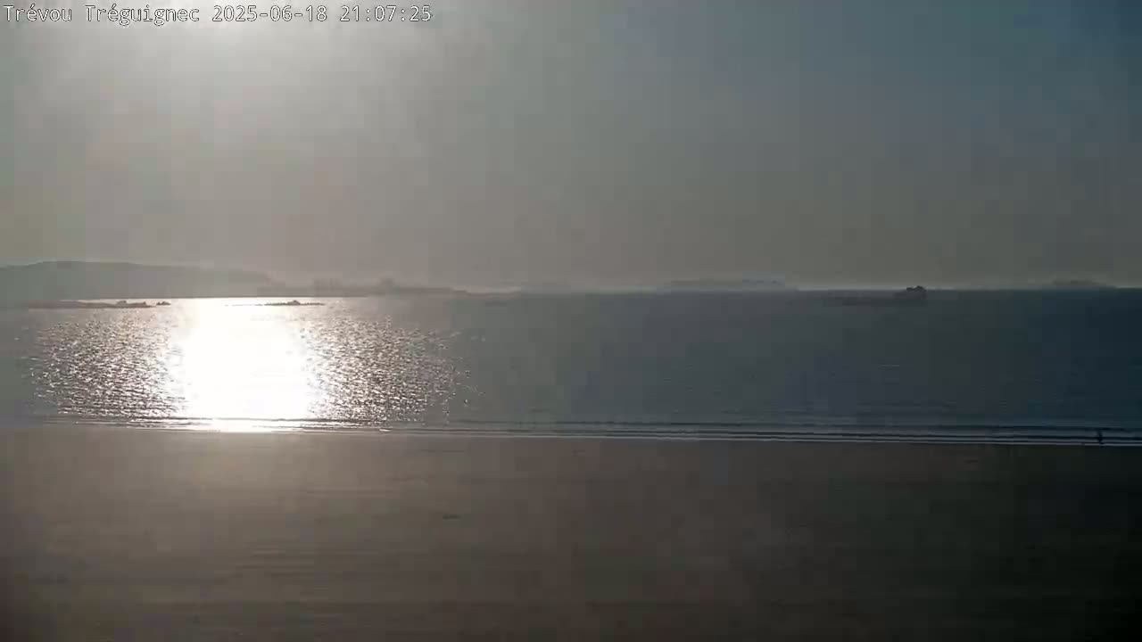 Trévou-Tréguignec, Plage de Trestel Beach Live Cam - Lannion, Côtes-d'Armor, Bretagne, France