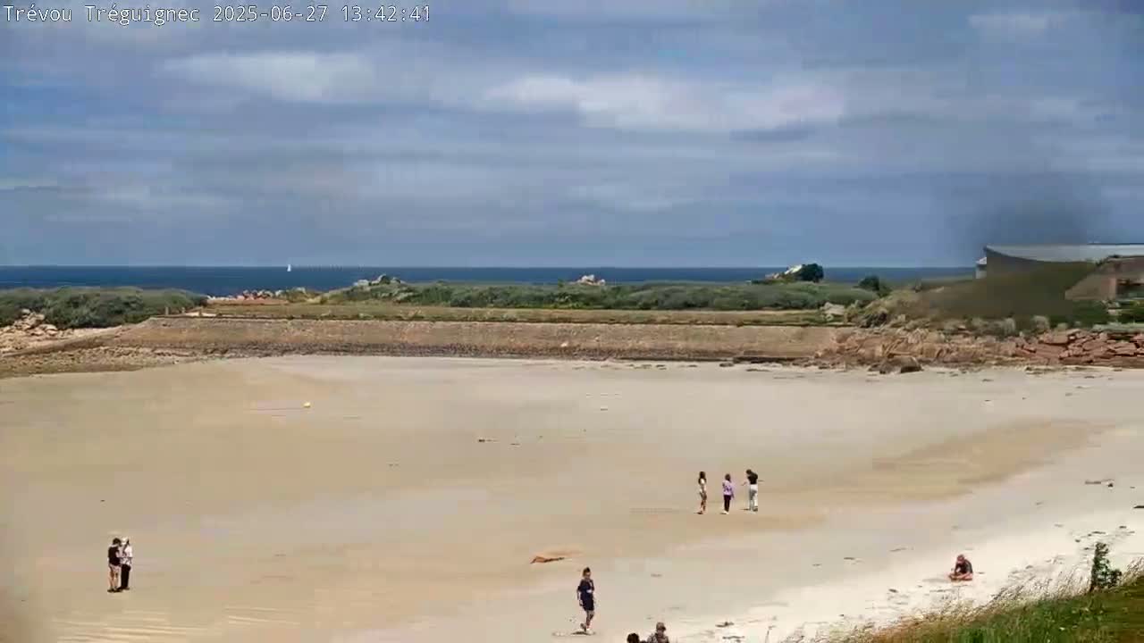 Trévou-Tréguignec, Plage de Trestel Beach Live Cam - Lannion, Côtes-d'Armor, Bretagne, France
