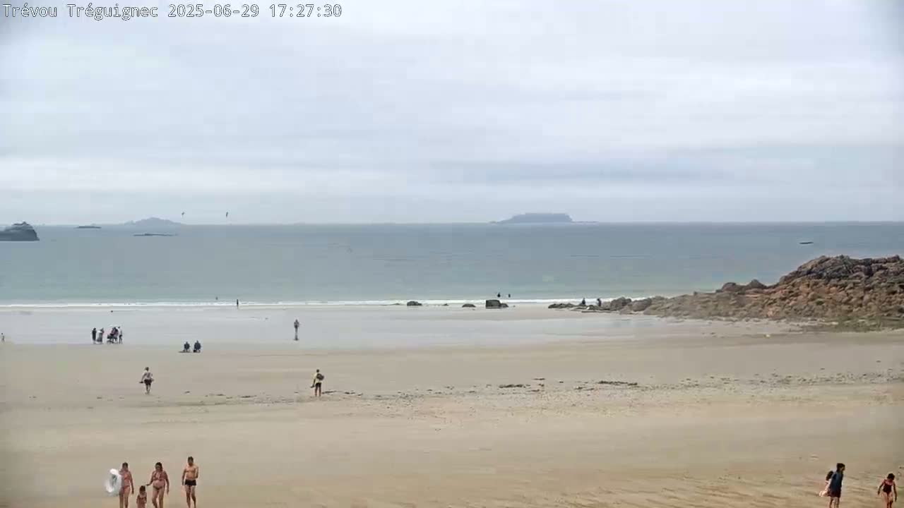 Trévou-Tréguignec, Plage de Trestel Beach Live Cam - Lannion, Côtes-d'Armor, Bretagne, France