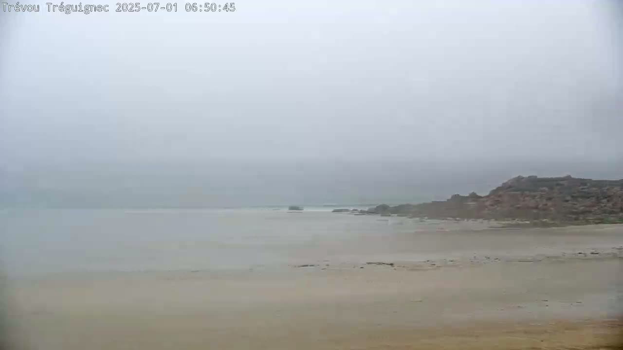 Trévou-Tréguignec, Plage de Trestel Beach Live Cam - Lannion, Côtes-d'Armor, Bretagne, France