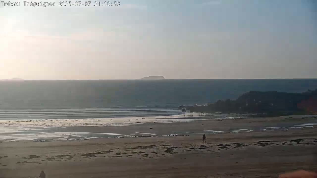 Trévou-Tréguignec, Plage de Trestel Beach Live Cam - Lannion, Côtes-d'Armor, Bretagne, France