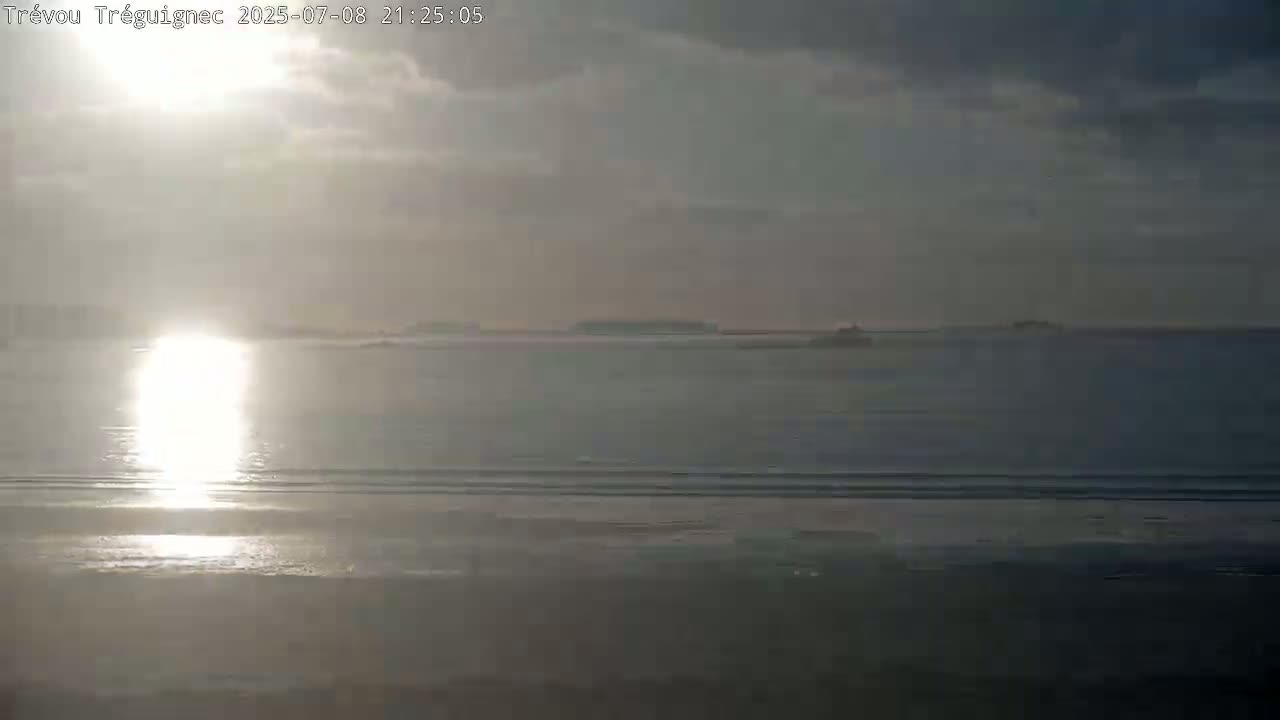 Trévou-Tréguignec, Plage de Trestel Beach Live Cam - Lannion, Côtes-d'Armor, Bretagne, France