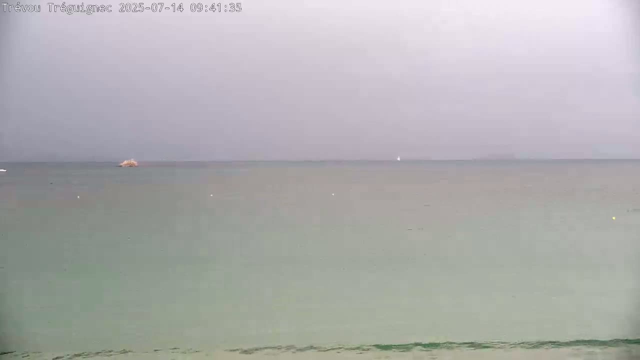 Trévou-Tréguignec, Plage de Trestel Beach Live Cam - Lannion, Côtes-d'Armor, Bretagne, France