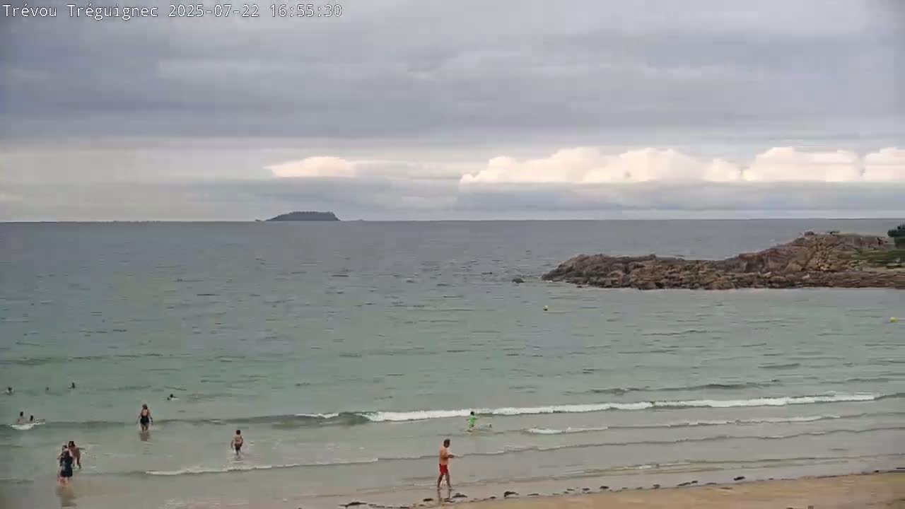 Trévou-Tréguignec, Plage de Trestel Beach Live Cam - Lannion, Côtes-d'Armor, Bretagne, France