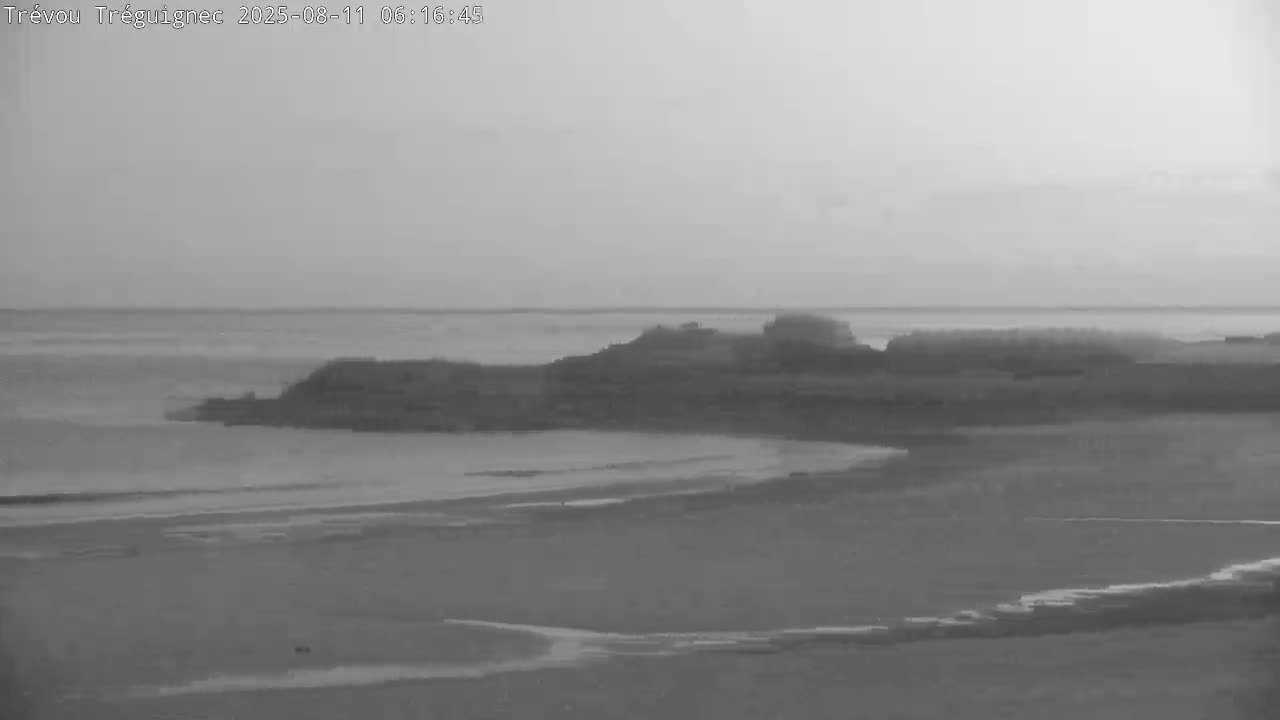 Trévou-Tréguignec, Plage de Trestel Beach Live Cam - Lannion, Côtes-d'Armor, Bretagne, France