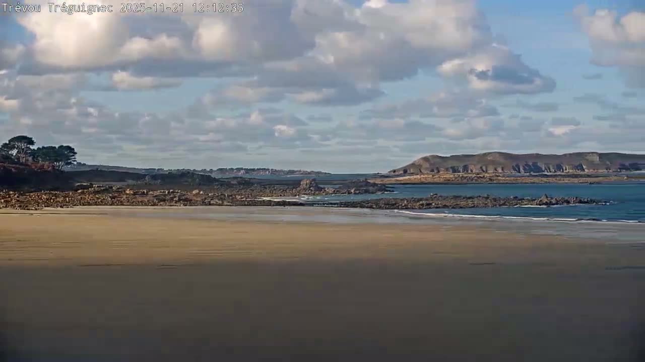 Trévou-Tréguignec, Plage de Trestel Beach Live Cam - Lannion, Côtes-d'Armor, Bretagne, France