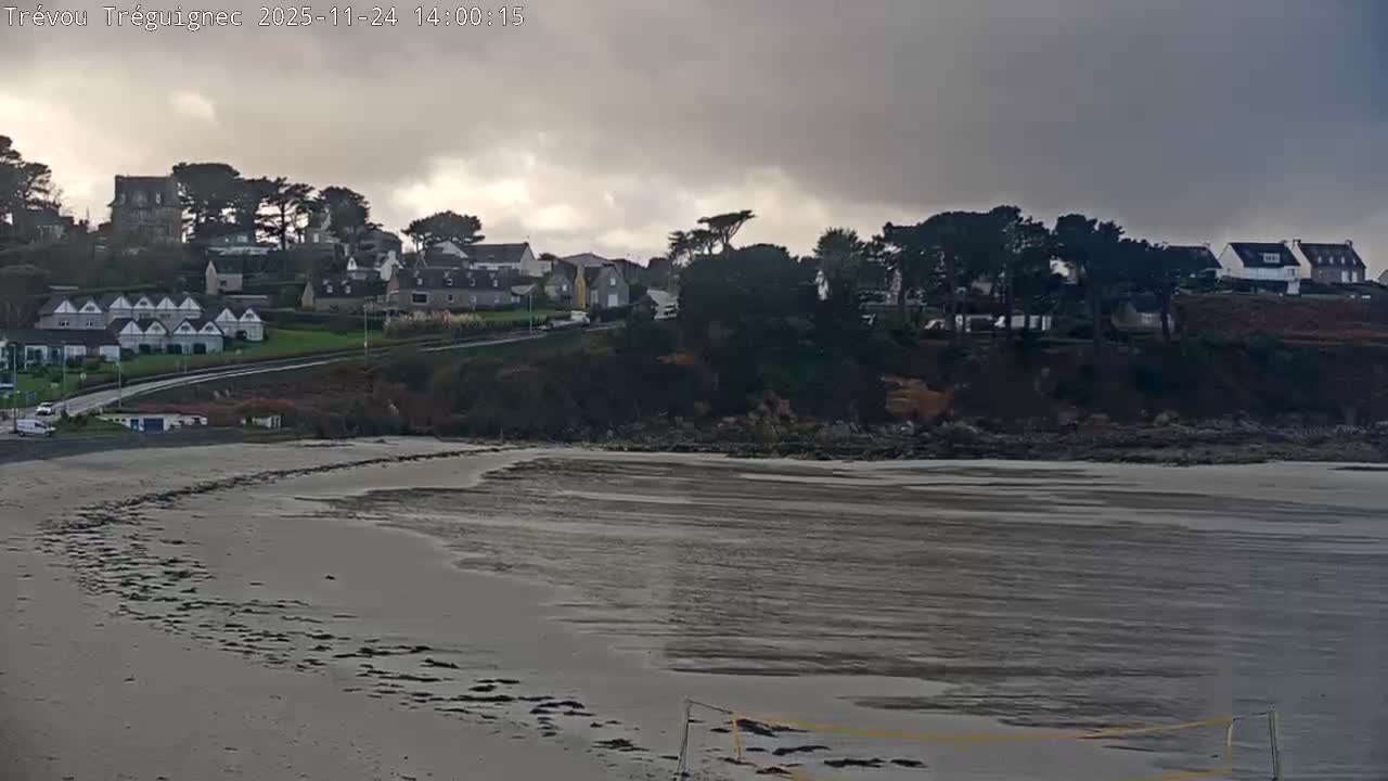 Trévou-Tréguignec, Plage de Trestel Beach Live Cam - Lannion, Côtes-d'Armor, Bretagne, France