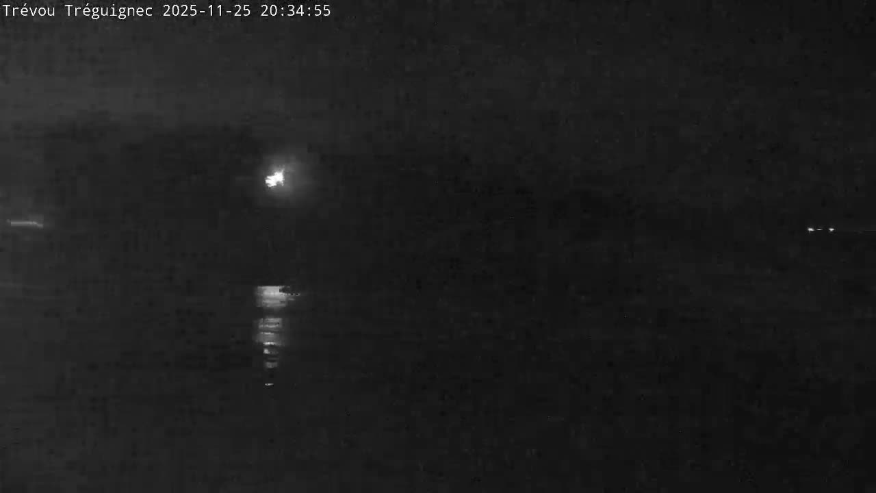 Trévou-Tréguignec, Plage de Trestel Beach Live Cam - Lannion, Côtes-d'Armor, Bretagne, France