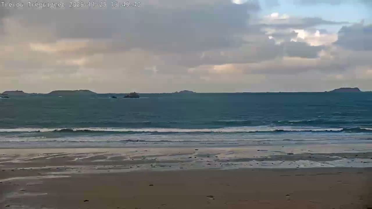 Trévou-Tréguignec, Plage de Trestel Beach Live Cam - Lannion, Côtes-d'Armor, Bretagne, France