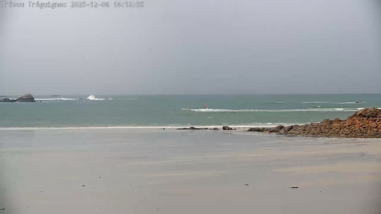 Trévou-Tréguignec, Plage de Trestel Beach Live Cam - Lannion, Côtes-d'Armor, Bretagne, France