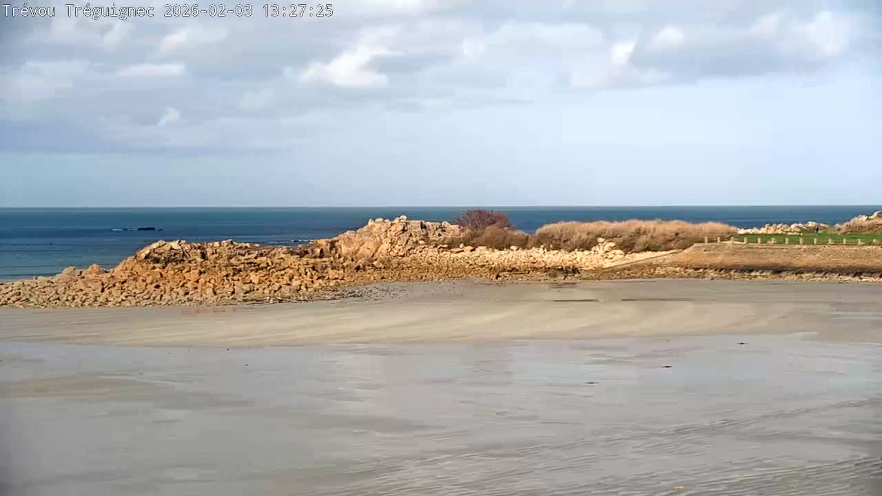 Trévou-Tréguignec, Plage de Trestel Beach Live Cam - Lannion, Côtes-d'Armor, Bretagne, France