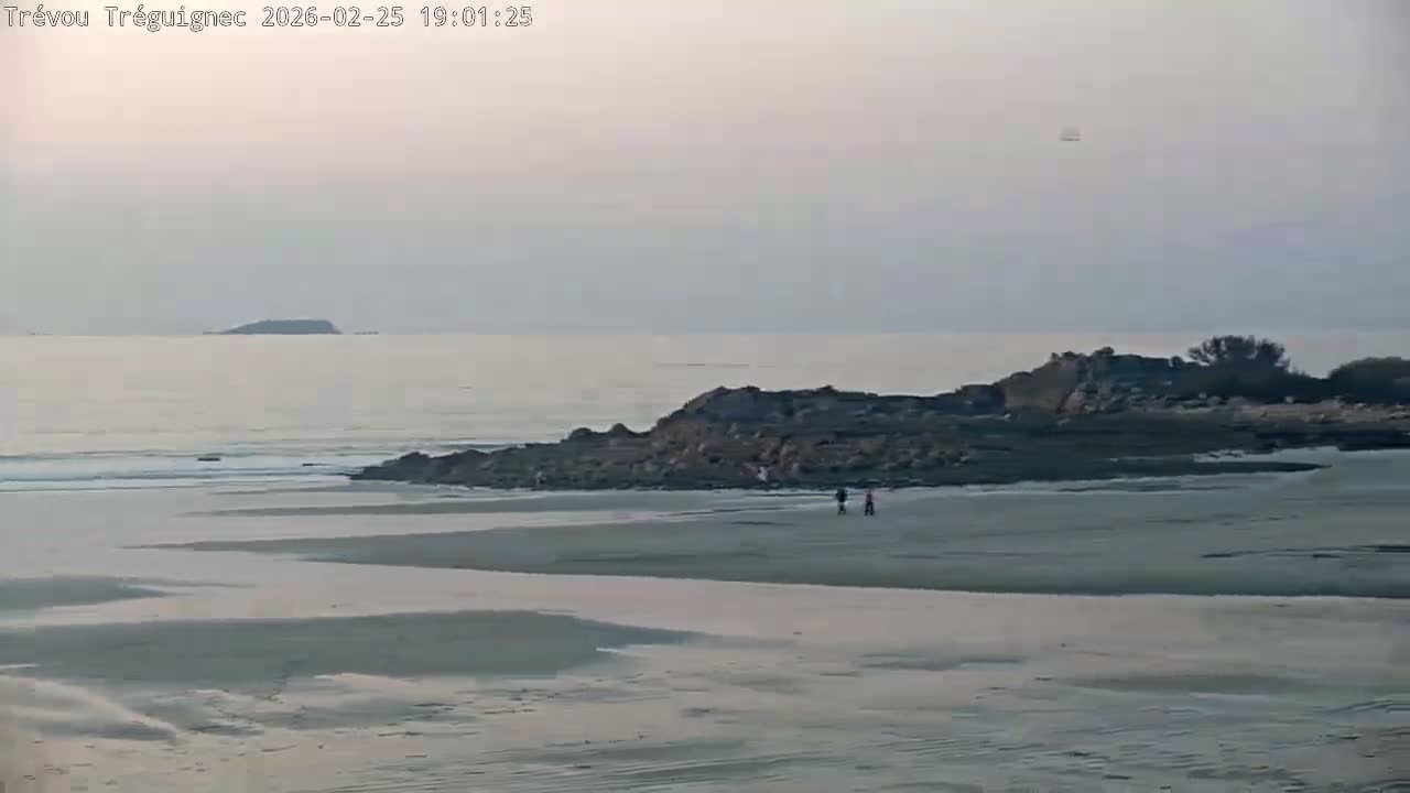 Trévou-Tréguignec, Plage de Trestel Beach Live Cam - Lannion, Côtes-d'Armor, Bretagne, France