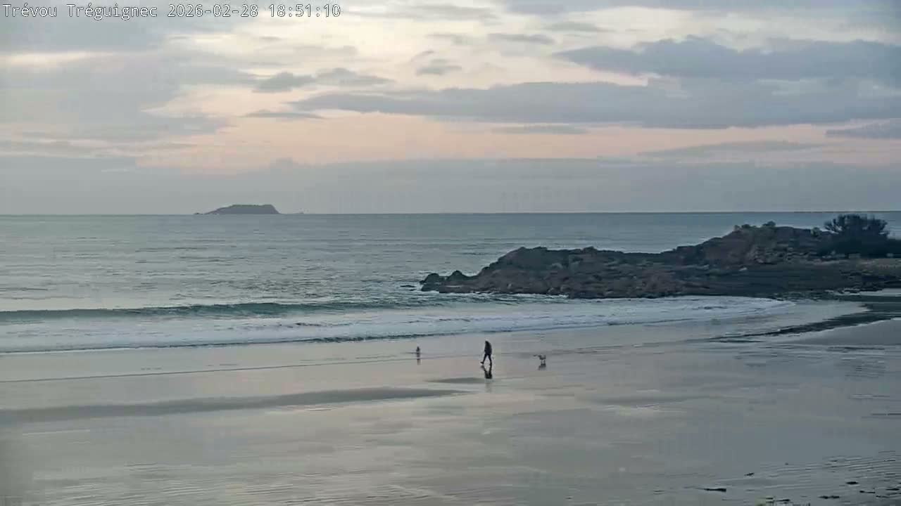 Trévou-Tréguignec, Plage de Trestel Beach Live Cam - Lannion, Côtes-d'Armor, Bretagne, France