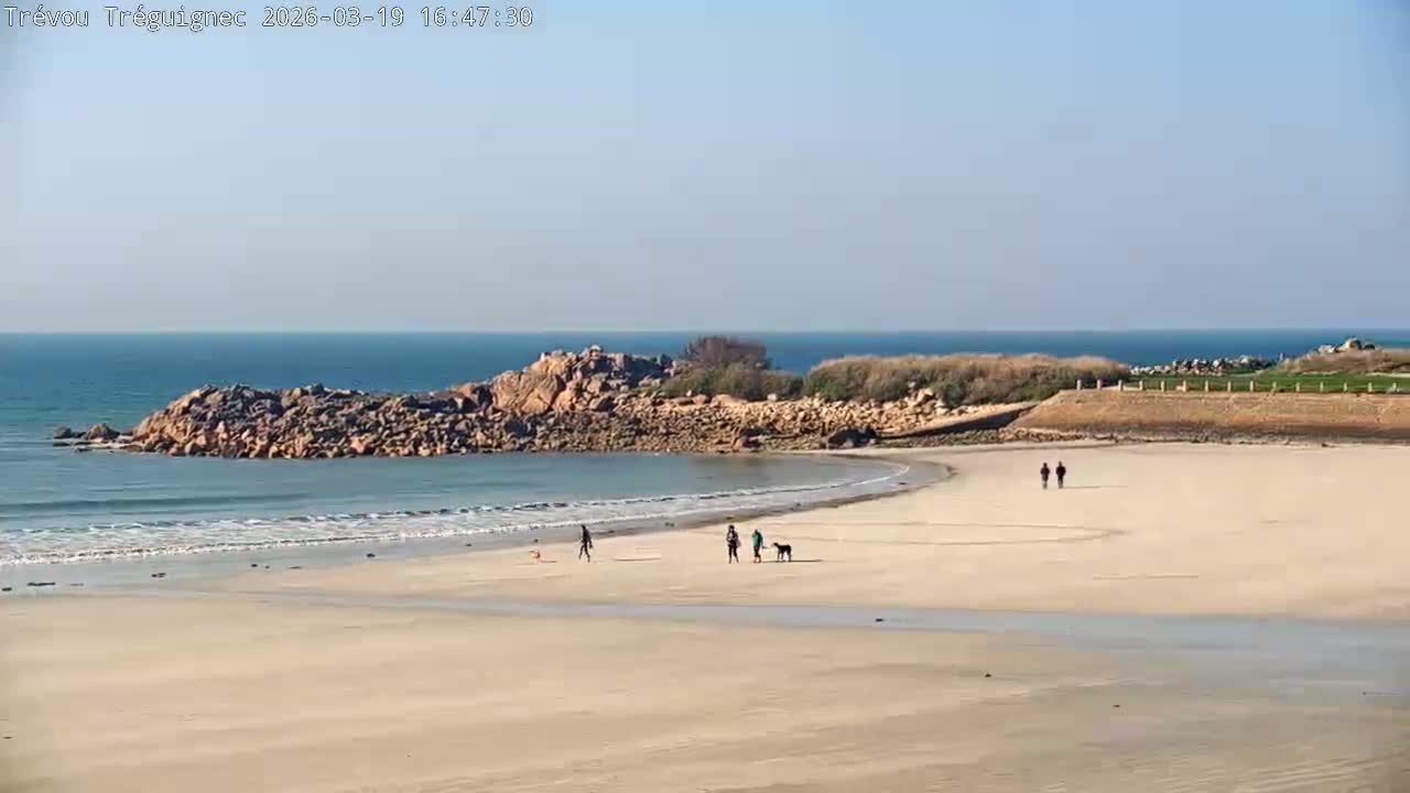Trévou-Tréguignec, Plage de Trestel Beach Live Cam - Lannion, Côtes-d'Armor, Bretagne, France
