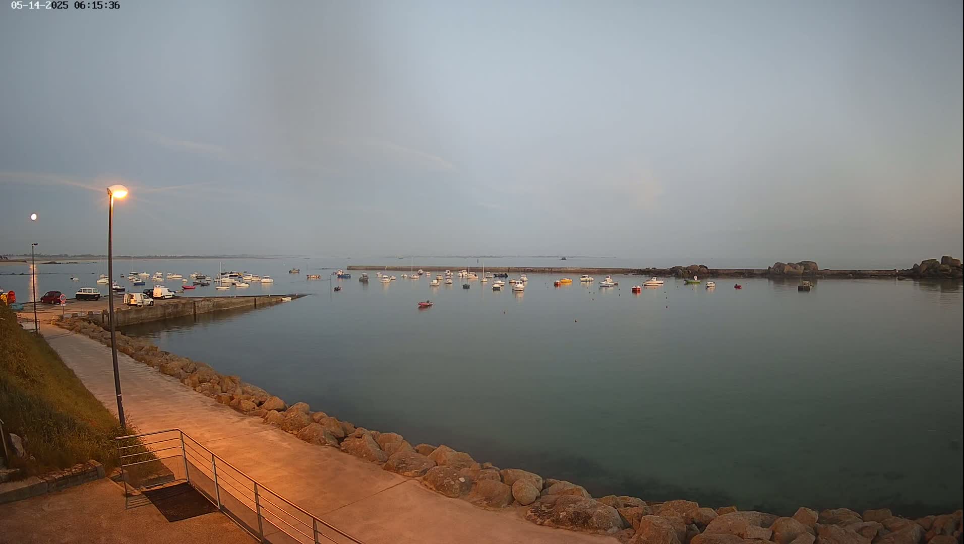 Plouescat, Porsguen Coast Live Cam - Brest, Finistre, Bretagne, France