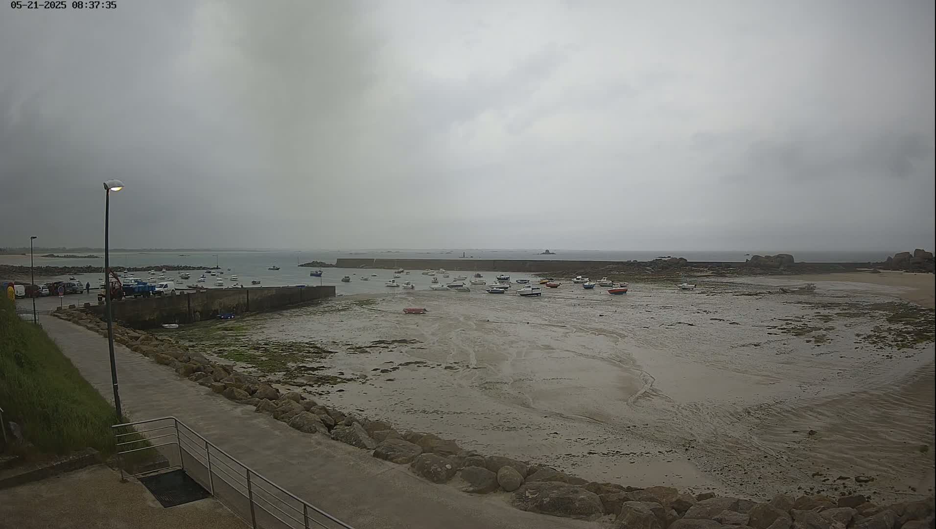 Plouescat, Porsguen Coast Live Cam - Brest, Finistre, Bretagne, France