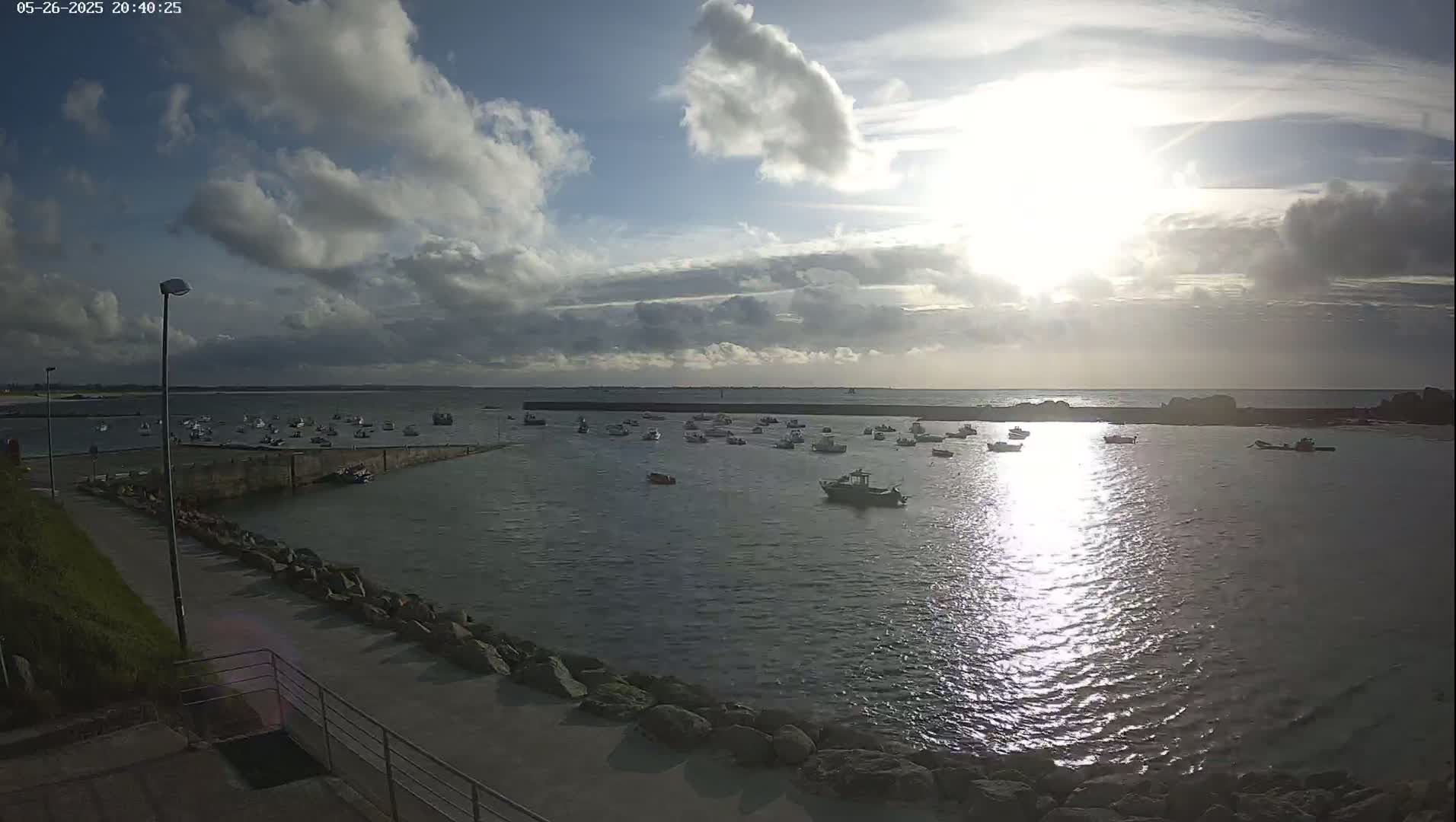 Plouescat, Porsguen Coast Live Cam - Brest, Finistre, Bretagne, France