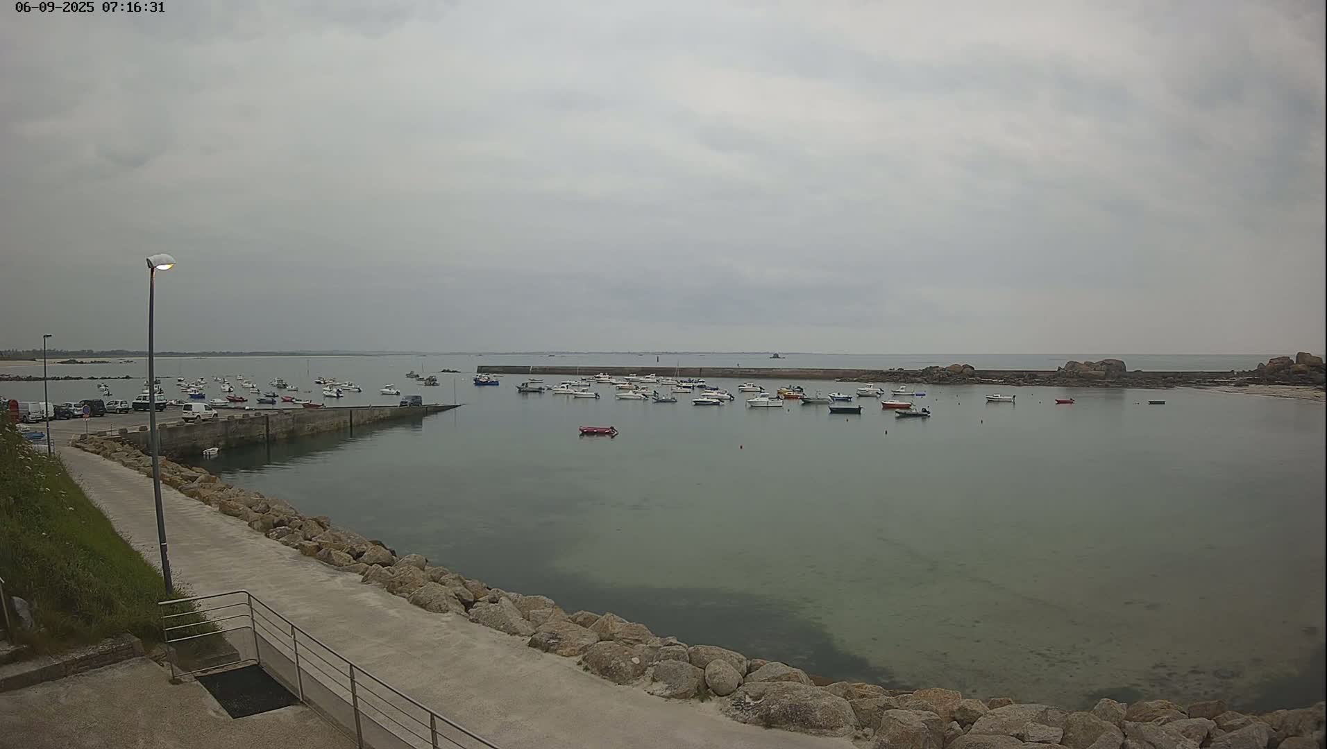 Plouescat, Porsguen Coast Live Cam - Brest, Finistre, Bretagne, France