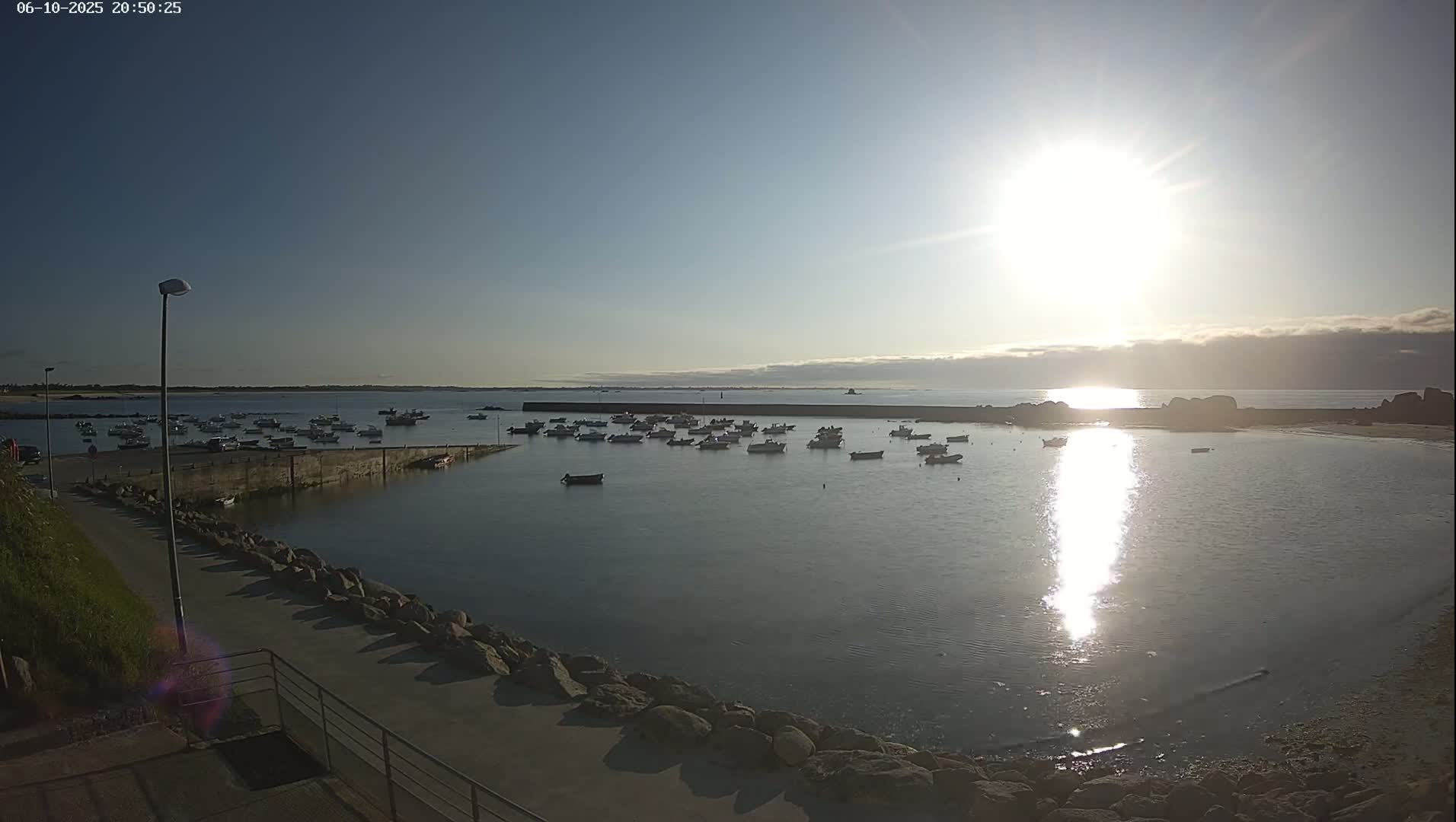 Plouescat, Porsguen Coast Live Cam - Brest, Finistre, Bretagne, France