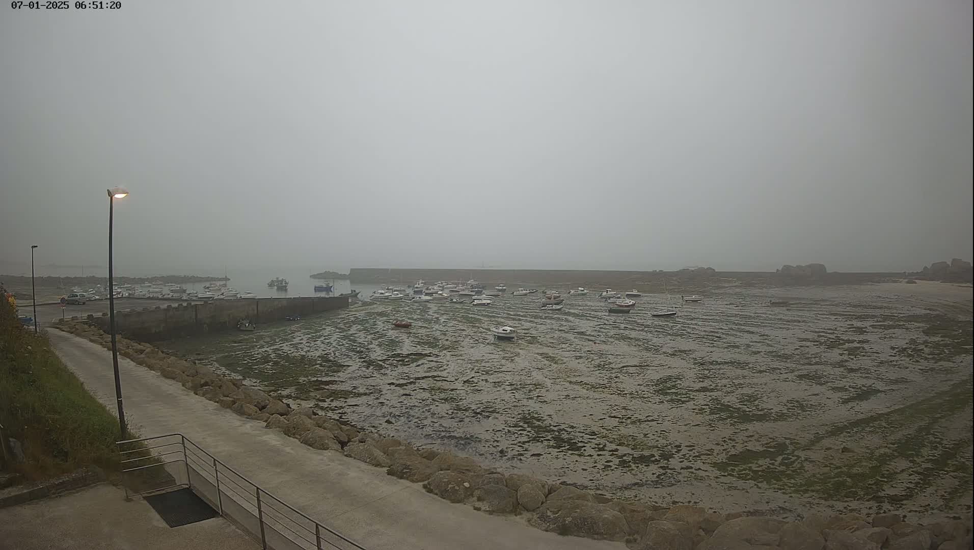 Plouescat, Porsguen Coast Live Cam - Brest, Finistre, Bretagne, France