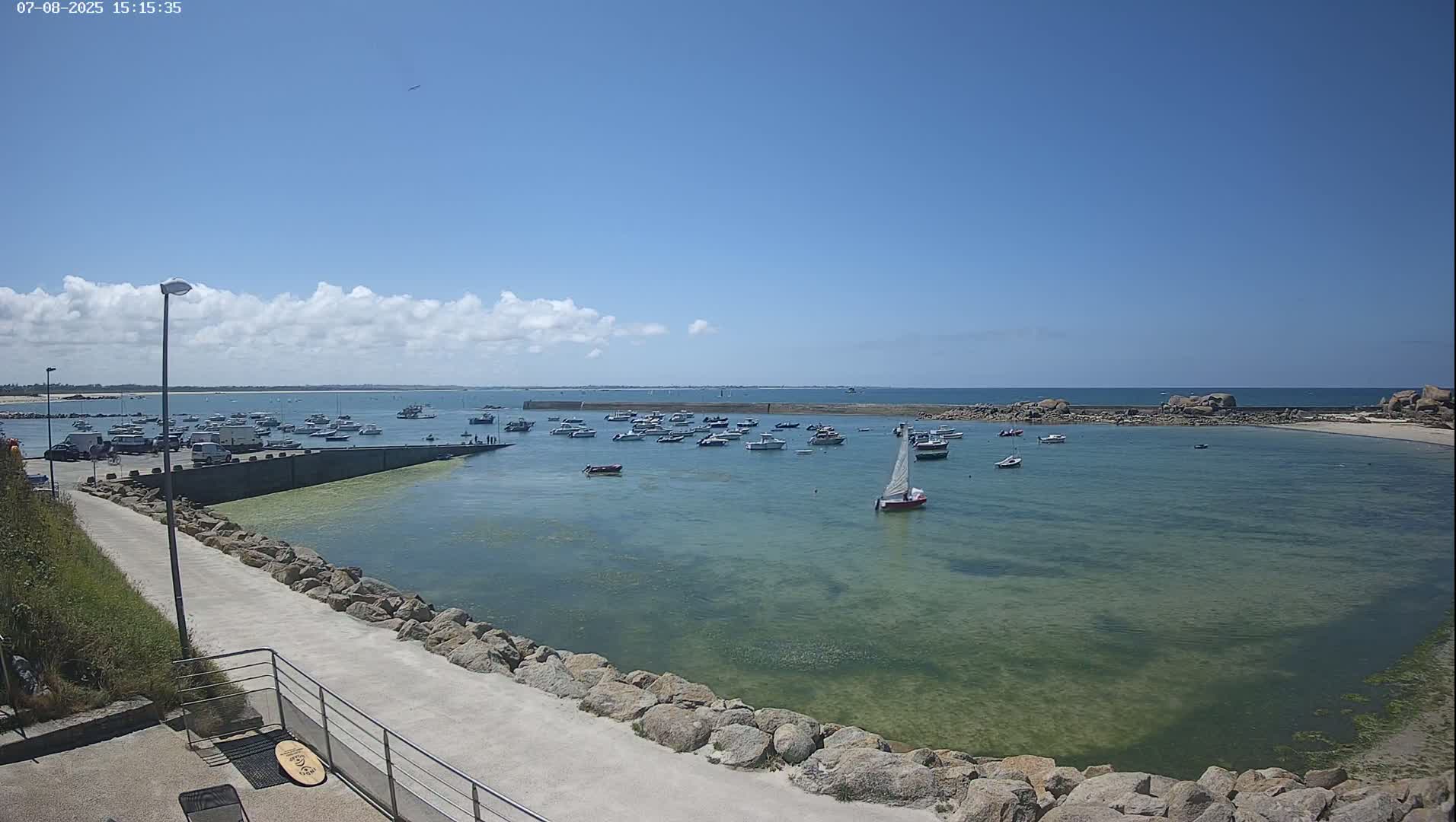 Plouescat, Porsguen Coast Live Cam - Brest, Finistre, Bretagne, France