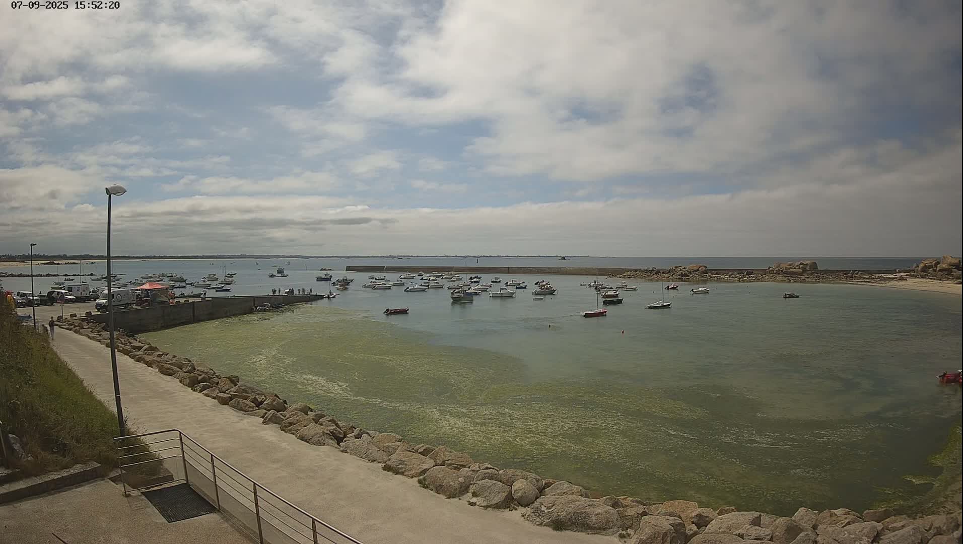 Plouescat, Porsguen Coast Live Cam - Brest, Finistre, Bretagne, France