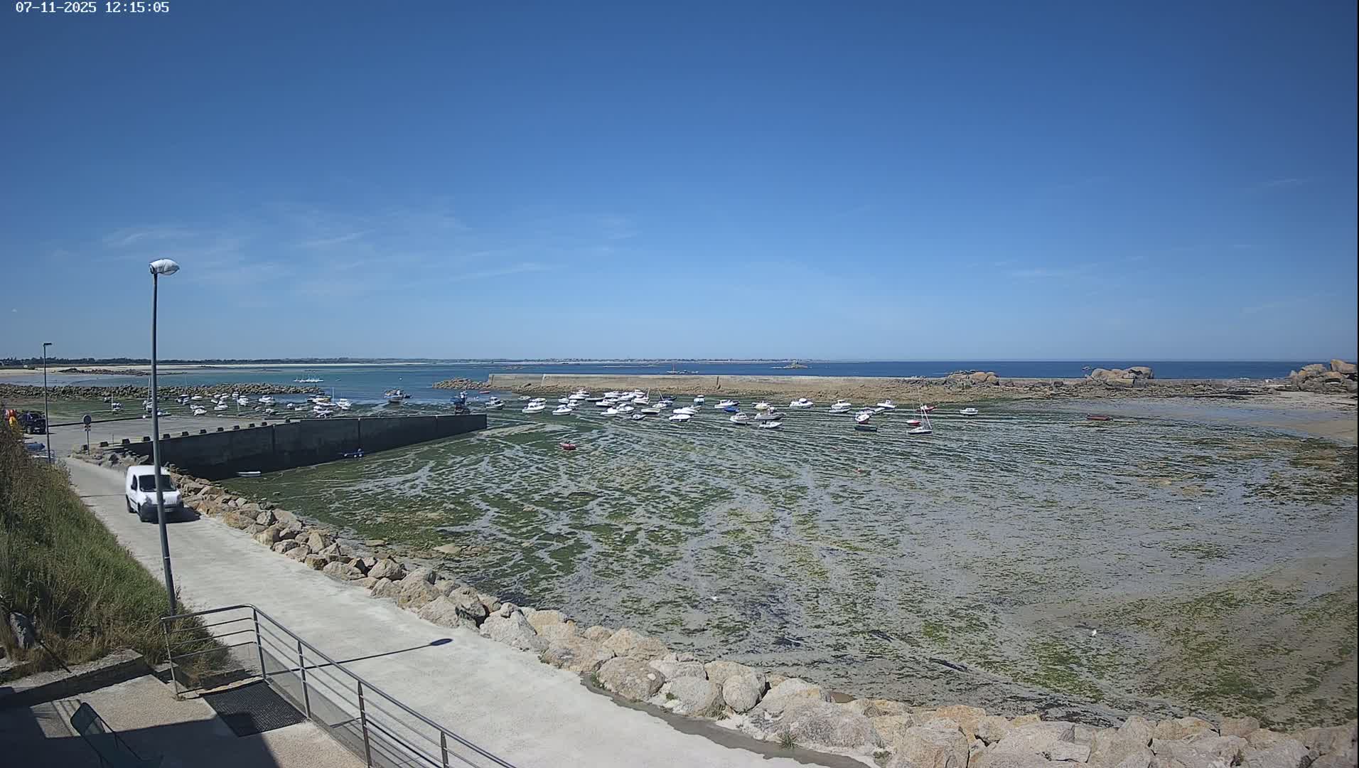 Plouescat, Porsguen Coast Live Cam - Brest, Finistre, Bretagne, France
