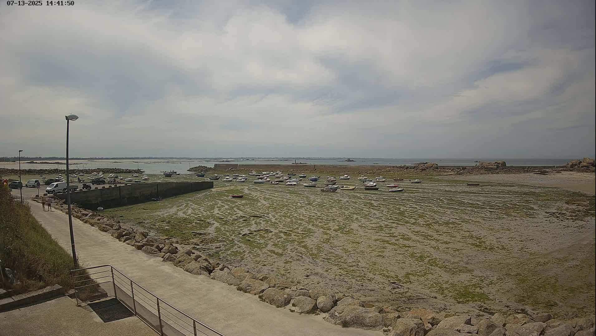 Plouescat, Porsguen Coast Live Cam - Brest, Finistre, Bretagne, France