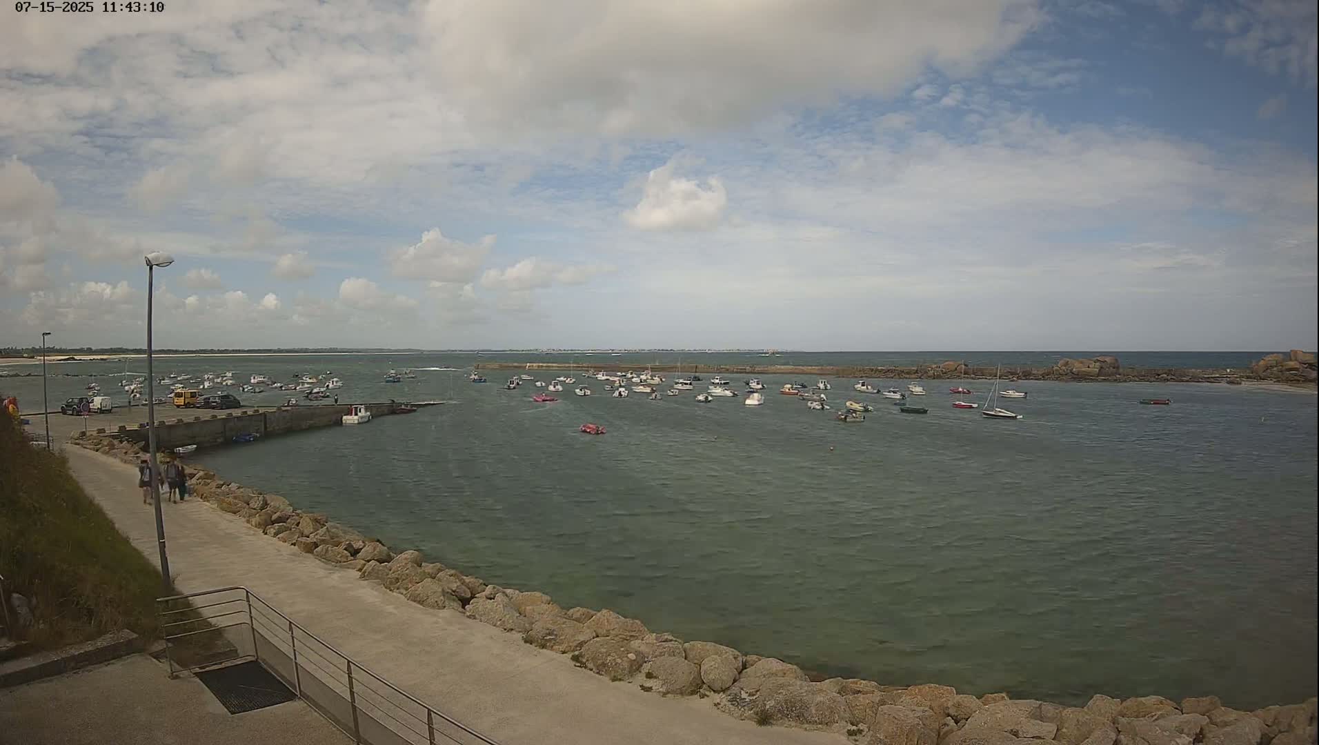 Plouescat, Porsguen Coast Live Cam - Brest, Finistre, Bretagne, France