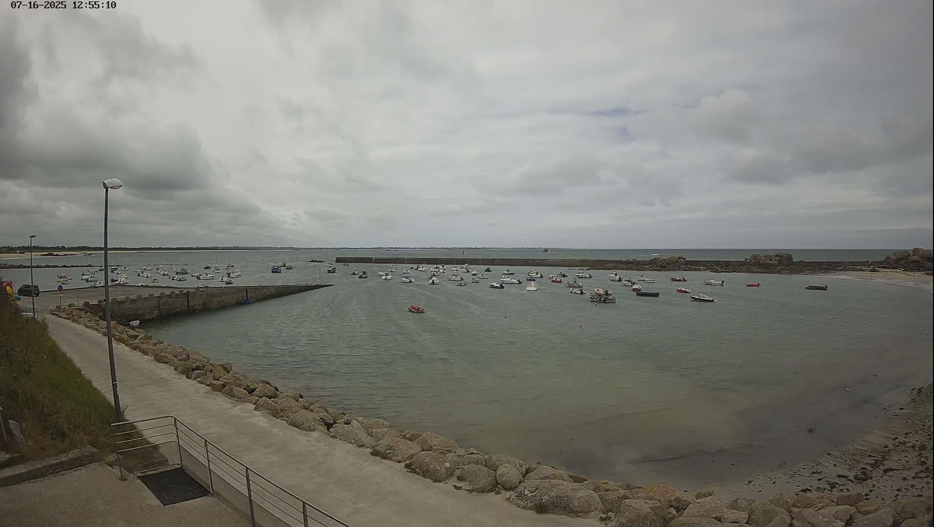 Plouescat, Porsguen Coast Live Cam - Brest, Finistre, Bretagne, France