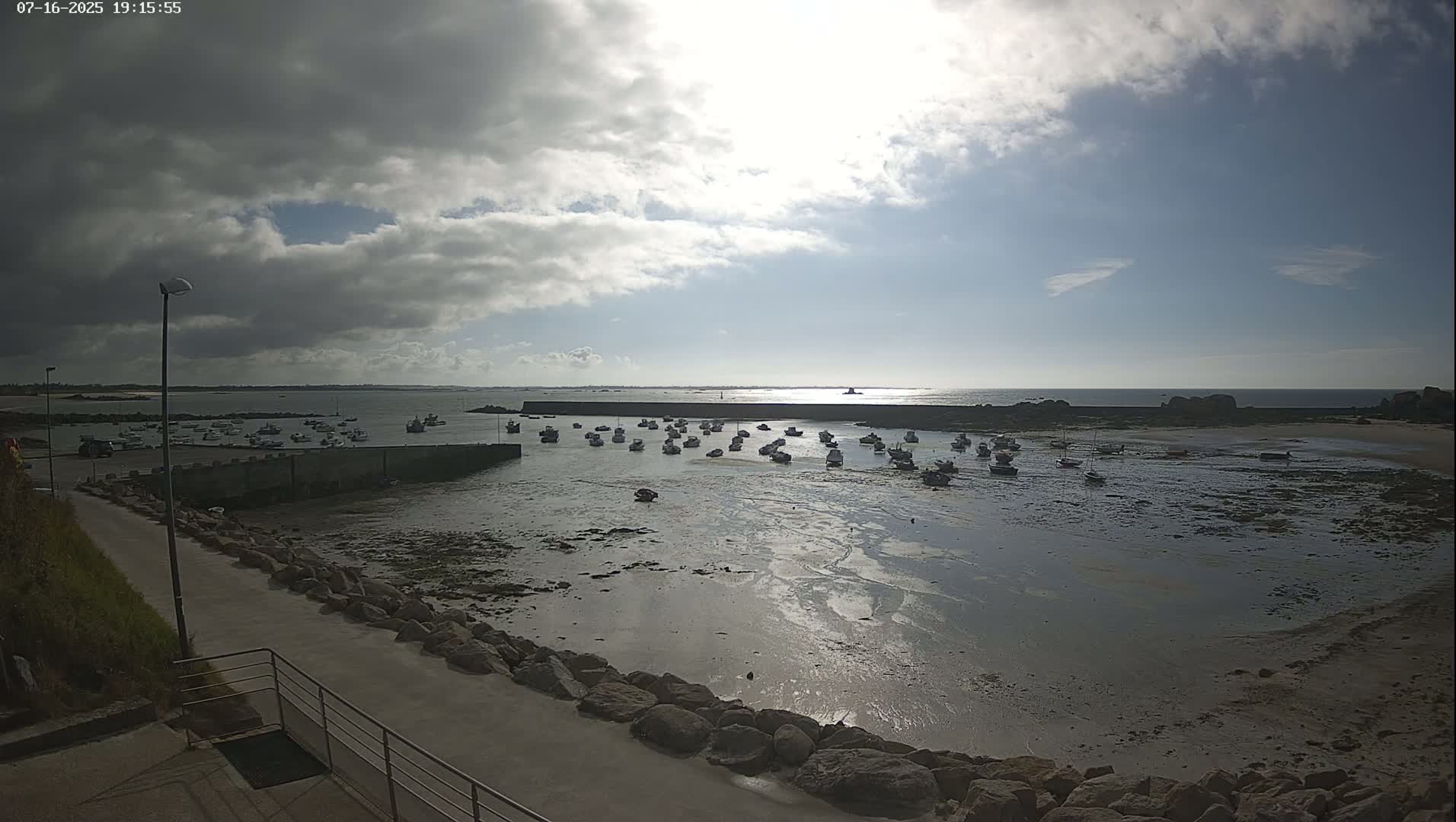Plouescat, Porsguen Coast Live Cam - Brest, Finistre, Bretagne, France