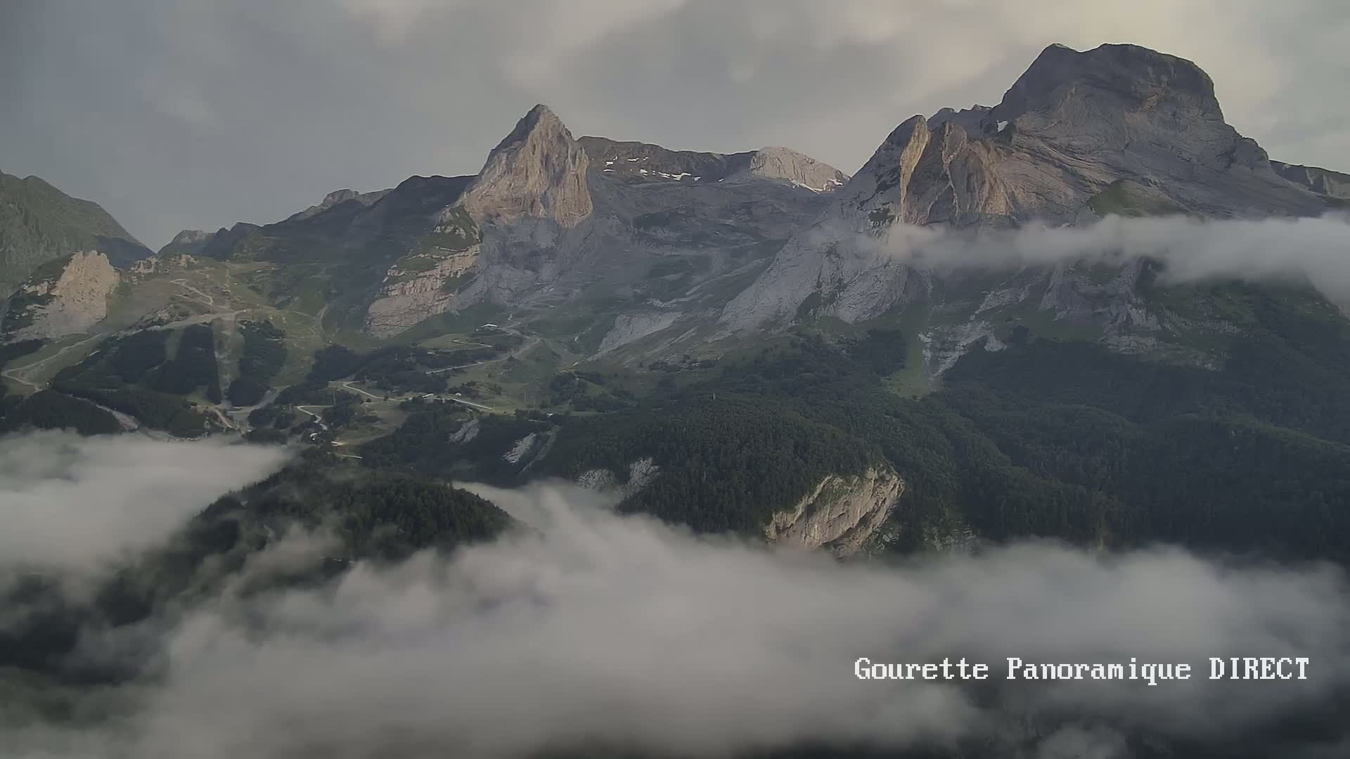 Gourette,  Pyrenees Panaromic Live Cam - Eaux-Bonnes,  Pyrenees-Atlantiques, Nouvelle-Aquitaine, France