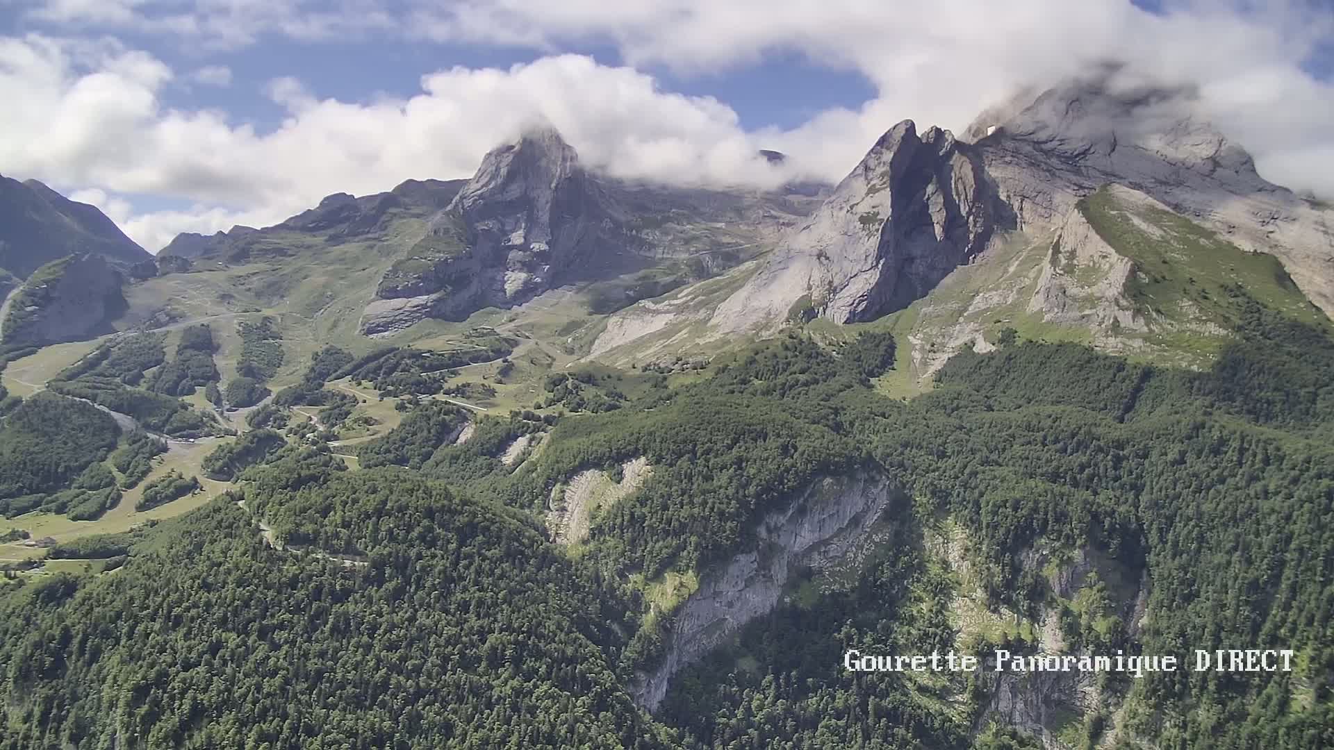 Gourette,  Pyrenees Panaromic Live Cam - Eaux-Bonnes,  Pyrenees-Atlantiques, Nouvelle-Aquitaine, France