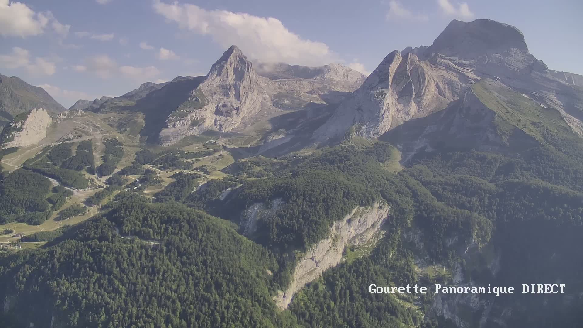 Gourette,  Pyrenees Panaromic Live Cam - Eaux-Bonnes,  Pyrenees-Atlantiques, Nouvelle-Aquitaine, France