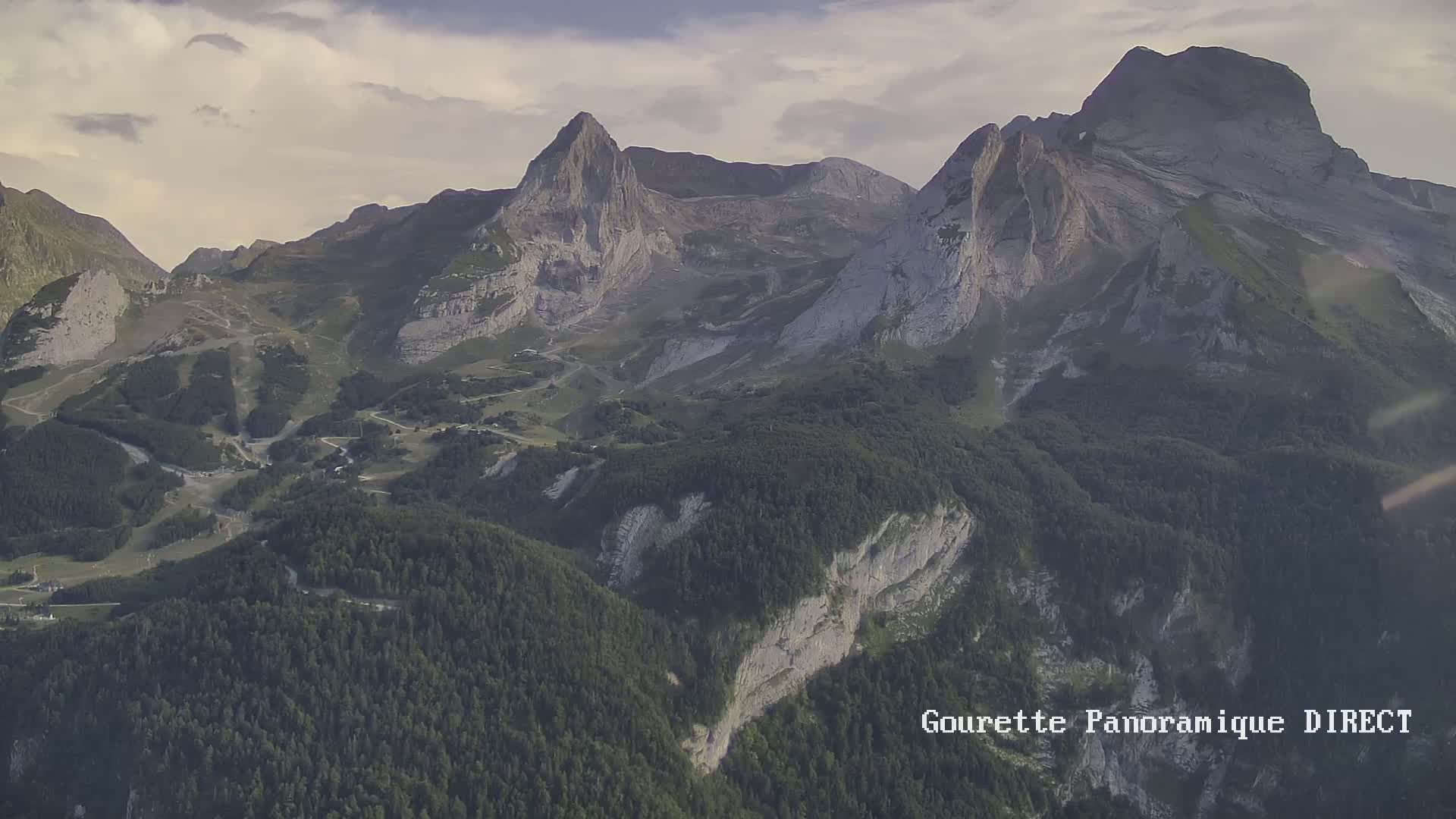 Gourette,  Pyrenees Panaromic Live Cam - Eaux-Bonnes,  Pyrenees-Atlantiques, Nouvelle-Aquitaine, France