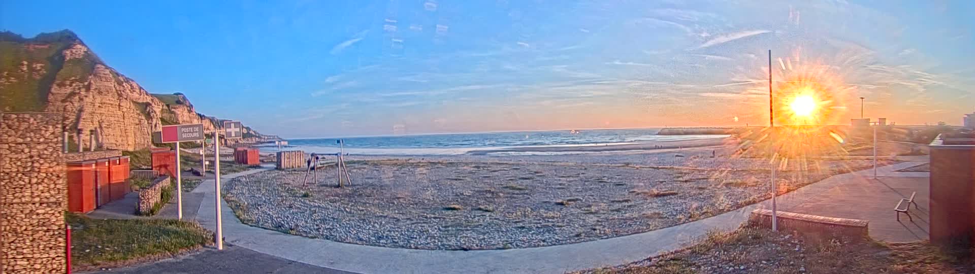Plage de Saint-Jouin-Bruneval Beach Live Cam - Le Havre, Seine-Maritime, Normandie, France