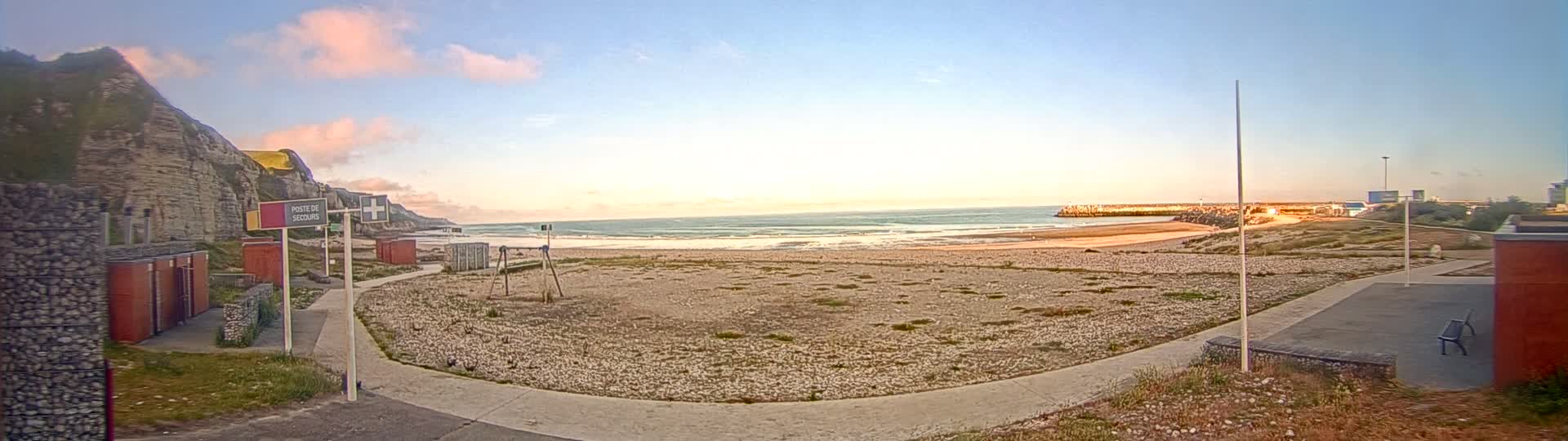 Plage de Saint-Jouin-Bruneval Beach Live Cam - Le Havre, Seine-Maritime, Normandie, France