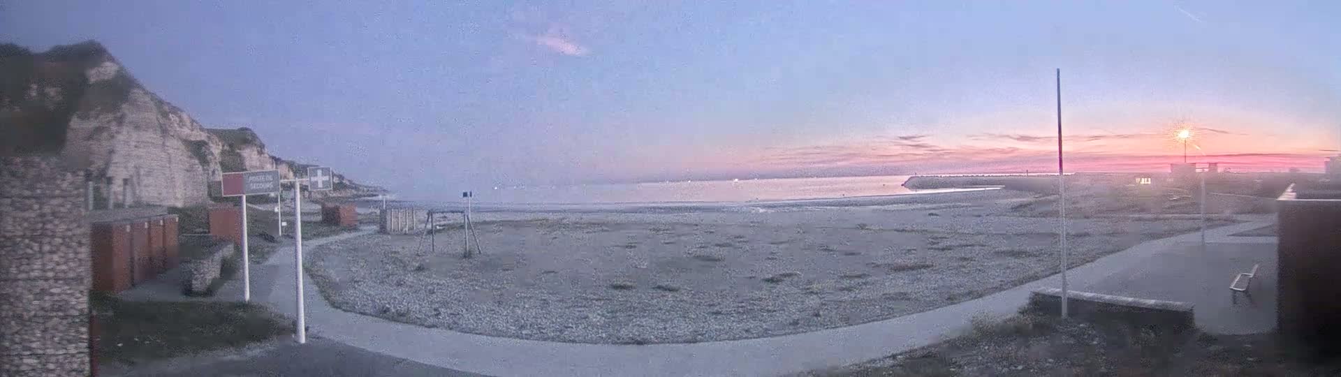 Plage de Saint-Jouin-Bruneval Beach Live Cam - Le Havre, Seine-Maritime, Normandie, France