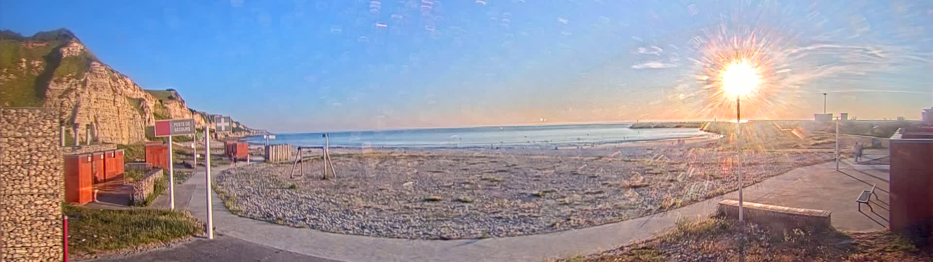 Plage de Saint-Jouin-Bruneval Beach Live Cam - Le Havre, Seine-Maritime, Normandie, France
