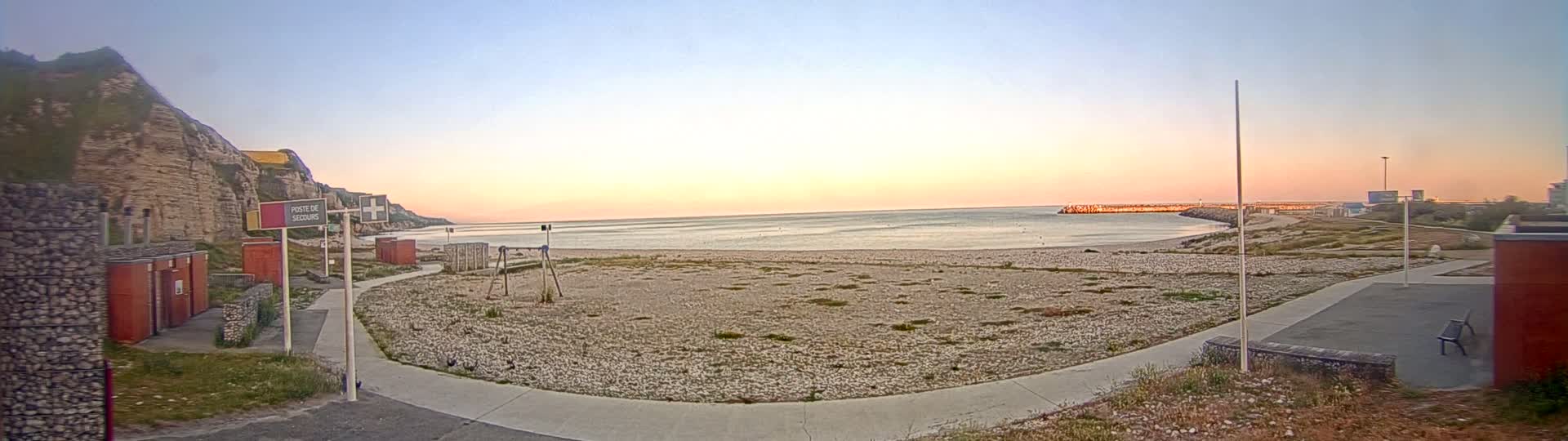 Plage de Saint-Jouin-Bruneval Beach Live Cam - Le Havre, Seine-Maritime, Normandie, France