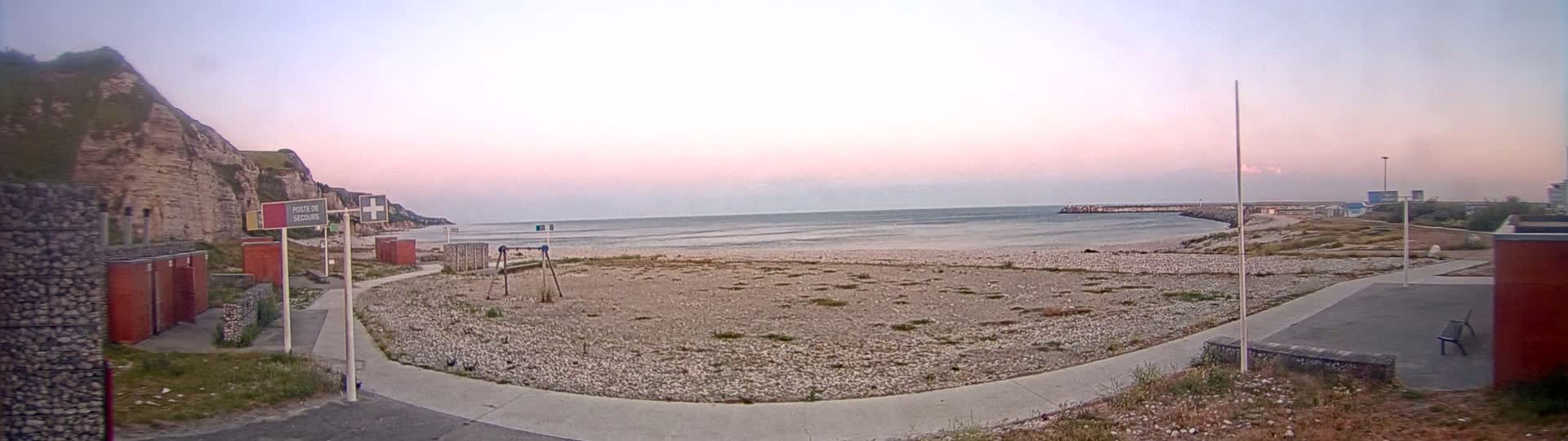 Plage de Saint-Jouin-Bruneval Beach Live Cam - Le Havre, Seine-Maritime, Normandie, France