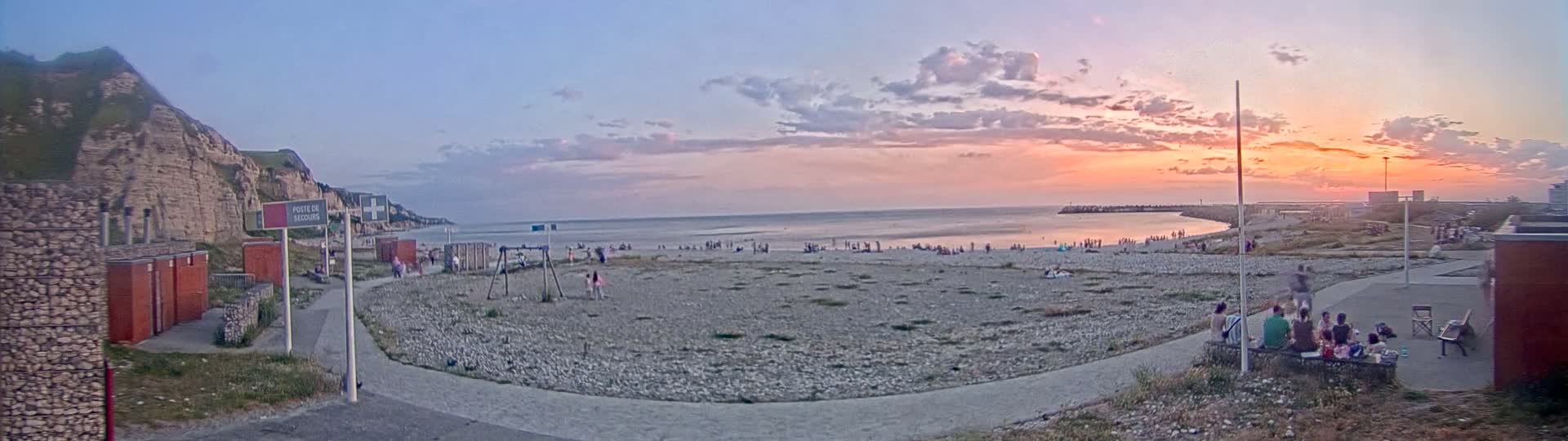 Plage de Saint-Jouin-Bruneval Beach Live Cam - Le Havre, Seine-Maritime, Normandie, France