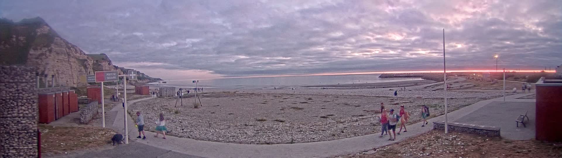 Plage de Saint-Jouin-Bruneval Beach Live Cam - Le Havre, Seine-Maritime, Normandie, France