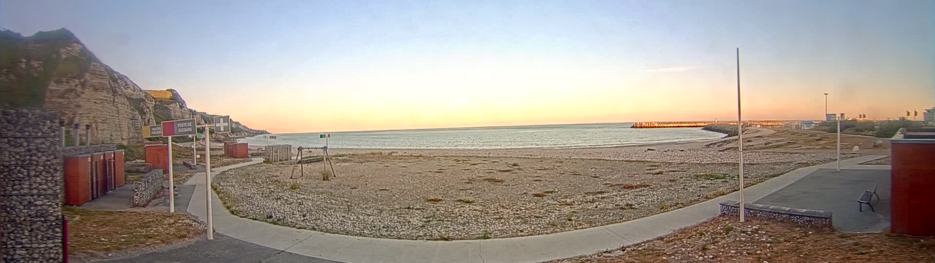 Plage de Saint-Jouin-Bruneval Beach Live Cam - Le Havre, Seine-Maritime, Normandie, France