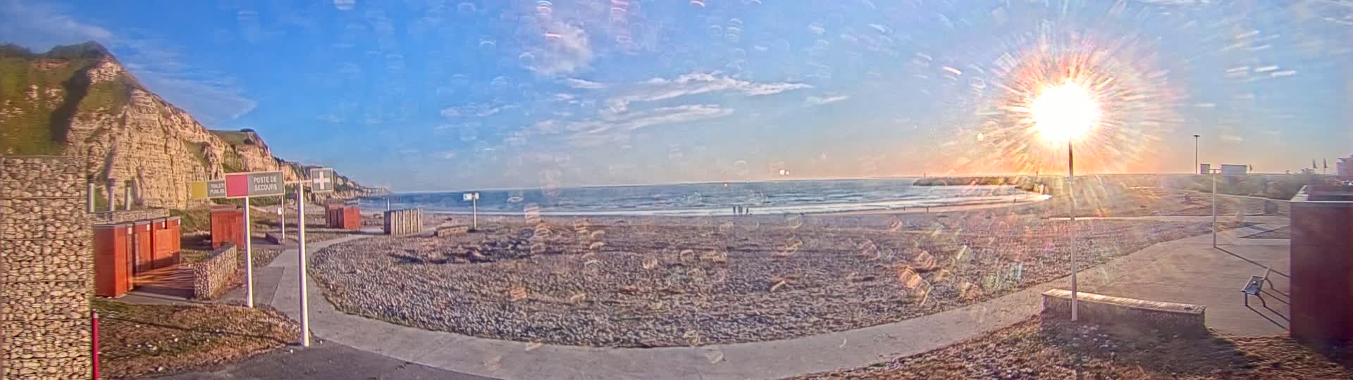 Plage de Saint-Jouin-Bruneval Beach Live Cam - Le Havre, Seine-Maritime, Normandie, France