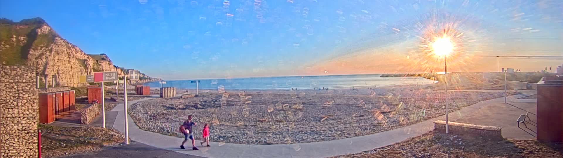 Plage de Saint-Jouin-Bruneval Beach Live Cam - Le Havre, Seine-Maritime, Normandie, France